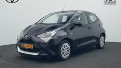 Zwart Gebruikt 2019 Toyota Aygo X-play Hatchback | € 11.980 (Eerlijke prijs)