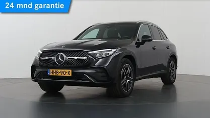 Zwart Occasion 2023 Mercedes GLC200 AMG line SUV | € 59.850 (Eerlijke prijs)