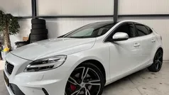 Gebruikt 2017 Volvo V40 R-Design Stationwagen | € 18.990 (Eerlijke prijs)