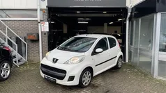 Wit Gebruikt 2010 Peugeot 107 Hatchback | € 2.499 (Eerlijke prijs)