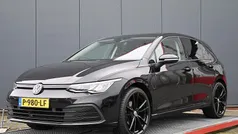 Zwart Gebruikt 2021 VW Golf VIII Hatchback | € 19.950 (Eerlijke prijs)