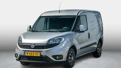 Grijs Gebruikt 2017 Fiat Doblò MPV | € 8.276 (Eerlijke prijs)