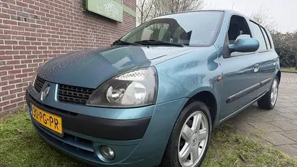Occasion 2004 Renault Clio II Dynamique Hatchback | € 1.745 (Eerlijke prijs)