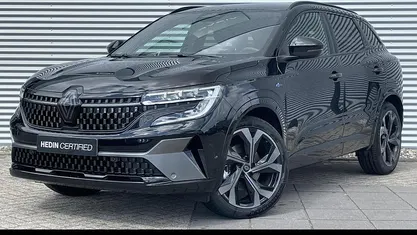 Black (tegne) (donker zwart) Occasion 2025 Renault Austral Techno Esprit Alpine SUV | € 37.940 (Eerlijke prijs)