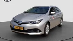 Grijs metallic Gebruikt 2016 Toyota Auris Touring Sports Stationwagen | € 12.950 (Eerlijke prijs)