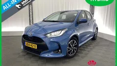 Blauw Gebruikt 2021 Toyota Yaris Hybrid Hatchback | € 21.695 (Eerlijke prijs)