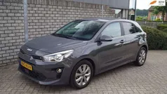 Grijs, metallic lak Gebruikt 2023 Kia Rio Hatchback | € 17.850 (Goede deal)