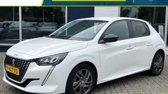 Wit Gebruikt 2022 Peugeot 208 Active Hatchback | € 19.935 (Eerlijke prijs)