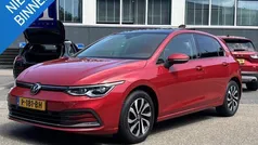 Rood Gebruikt 2021 VW Golf VIII Life Hatchback | € 25.440 (Eerlijke prijs)