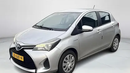 Grijs Occasion 2016 Toyota Yaris Hybrid Hatchback | € 12.950 (Eerlijke prijs)