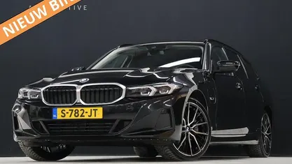 Occasion 2023 BMW 320e Sport Line Stationwagen | € 25.940 (Goede deal)
