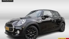 Gebruikt 2020 Mini ONE Business Hatchback | € 17.444 (Eerlijke prijs)