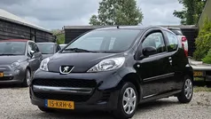 Zwart Gebruikt 2010 Peugeot 107 Hatchback | € 3.249 (Eerlijke prijs)