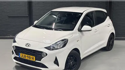 Wit Gebruikt 2022 Hyundai i10 Comfort Hatchback | € 16.325 (Eerlijke prijs)