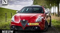 Rood Gebruikt 2013 Alfa Romeo Giulietta Hatchback | € 8.940 (Eerlijke prijs)