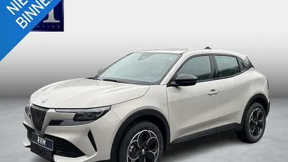 Grijs Occasion 2025 Alfa Romeo Junior SUV | € 29.899 (Goede deal)