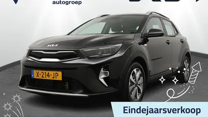 Zwart Gebruikt 2023 Kia Stonic SUV | € 19.450 (Eerlijke prijs)