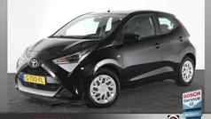 Zwart Gebruikt 2019 Toyota Aygo X-play Hatchback | € 8.450 (Eerlijke prijs)