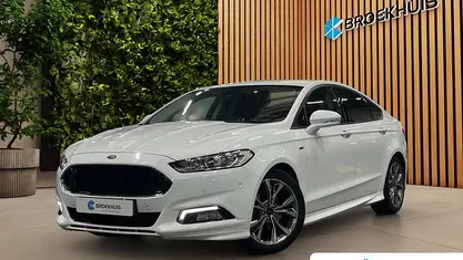 Wit Occasion 2017 Ford Mondeo ST-Line Hatchback | € 15.895 (Eerlijke prijs)