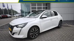 Wit Gebruikt 2021 Peugeot 208 Allure Hatchback | € 16.935 (Eerlijke prijs)
