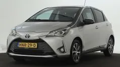 Grijs, metallic lak Gebruikt 2020 Toyota Yaris Limited Hatchback | € 17.395 (Eerlijke prijs)