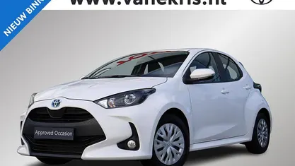Wit Occasion 2026 Toyota Yaris Hybrid Active Hatchback | € 19.980 (Super prijs)