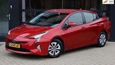 Rood, metallic lak Gebruikt 2018 Toyota Prius Hatchback | € 20.795 (Eerlijke prijs)