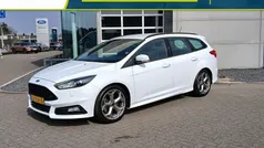 Wit Gebruikt 2018 Ford Focus ST Stationwagen | € 21.935 (Eerlijke prijs)