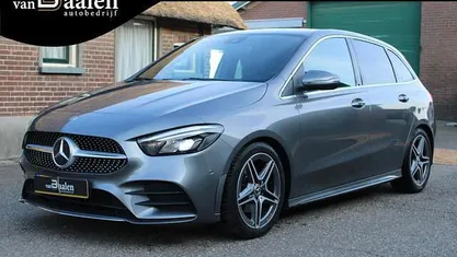 Grijs (metallic) Occasion 2019 Mercedes B180 Business MPV | € 19.950 (Eerlijke prijs)