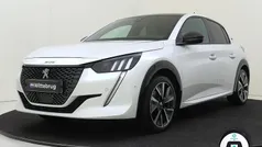 Wit Gebruikt 2021 Peugeot e-208 GT Hatchback | € 17.625 (Eerlijke prijs)