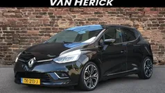 Zwart Gebruikt 2017 Renault Clio IV Intens Hatchback | € 11.945 (Eerlijke prijs)