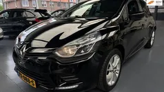 Zwart Gebruikt 2017 Renault Clio IV Intens Hatchback | € 10.995 (Eerlijke prijs)