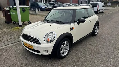 Wit Gebruikt 2010 Mini ONE Hatchback | € 3.100 (Eerlijke prijs)