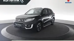 Zwart Gebruikt 2023 Suzuki Vitara Style SUV | € 25.950 (Eerlijke prijs)