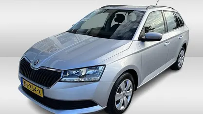 Grijs (metallic) Gebruikt 2019 Skoda Fabia Active Stationwagen | € 13.250 (Eerlijke prijs)