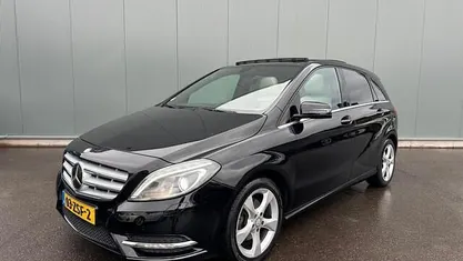 Occasion Mercedes B200 Ambition 157 PK (115 kW) 2013 Zwart MPV