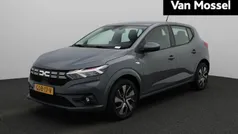 Gebruikt 2024 Dacia Sandero Expression Hatchback | € 18.940 (Eerlijke prijs)