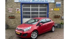 Rood Gebruikt 2014 Kia Rio Hatchback | € 7.500 (Eerlijke prijs)