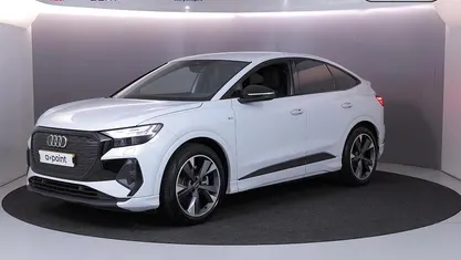 Wit Occasion 2023 Audi Q4 Sportback e-tron S-Line SUV | € 36.749 (Goede deal)