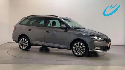 Grijs Gebruikt 2022 Skoda Fabia Business Line Hatchback | € 15.750 (Eerlijke prijs)