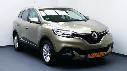 Beige Gebruikt 2017 Renault Kadjar Zen SUV | € 15.444 (Eerlijke prijs)