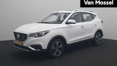 Wit Gebruikt 2021 MG ZS Luxury Sedan | € 15.995 (Eerlijke prijs)