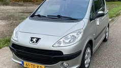 Grijs Gebruikt 2006 Peugeot 1007 S Hatchback | € 2.749 (Eerlijke prijs)