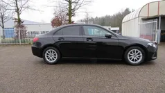 Zwart Gebruikt 2019 Mercedes A200 Premium Plus Sedan | € 23.450 (Goede deal)