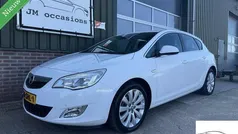 Wit Gebruikt 2011 Opel Astra Cosmo Hatchback | € 3.995 (Goede deal)