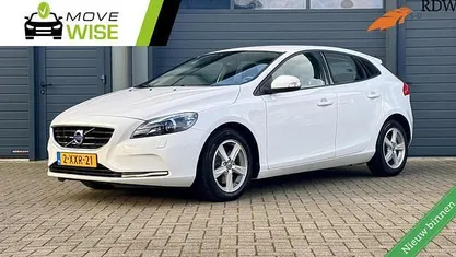 Occasion 2014 Volvo V40 Momentum Hatchback | € 10.945 (Eerlijke prijs)