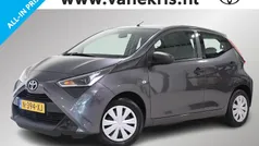 Grijs Gebruikt 2022 Toyota Aygo Hatchback | € 12.750 (Super prijs)