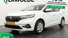 Wit Gebruikt 2022 Dacia Sandero Comfort Hatchback | € 12.795 (Eerlijke prijs)