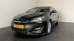 Zwart Gebruikt 2014 Opel Astra Design Edition Sedan | € 6.949 (Eerlijke prijs)
