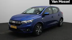 Blauw Gebruikt 2024 Dacia Sandero Expression Hatchback | € 17.935 (Eerlijke prijs)